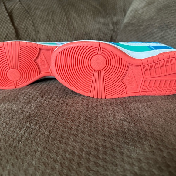 Nike Kids Colorful Sneakers - Picture 4 of 4